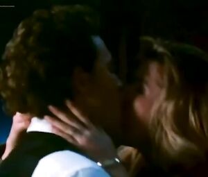 Melissa Moore, Lorissa McComas, etc Nude - Stormswept (1995)