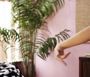 Mindy Robinson Nude funnt scene - Alpha House (2014)