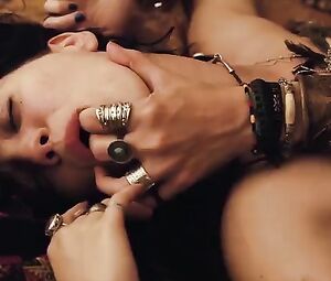 Nathalia Dill, Lívia De Bueno Nude - Paraísos Artificiais (BR 2012)