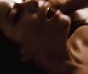 Nathalia Dill, Lívia De Bueno Nude - Paraísos Artificiais (BR 2012)