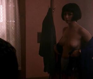 Nina Siemaszko Nude - Wild Orchid 2 (US 1991)