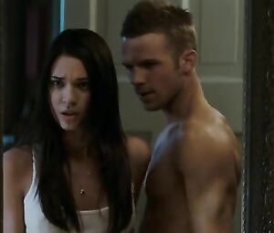 Odette Annable Nude - The Unborn (2009)