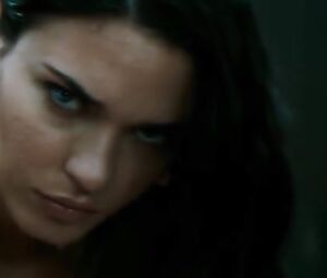 Odette Annable Nude - The Unborn (2009)