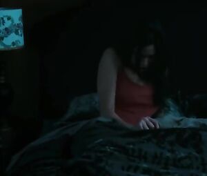Odette Annable Nude - The Unborn (2009)