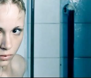 Orsolya Toth Nude - Szep napok (HU 2002)