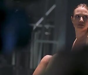 Sarah Wynter Nude - The 6th Day (2000)