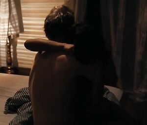 Shelly Levy Nude - Eliten (2015)