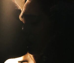 Shelly Levy Nude - Eliten (2015)