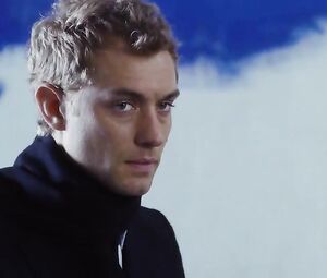 Sienna Miller Nude - Alfie (2004)