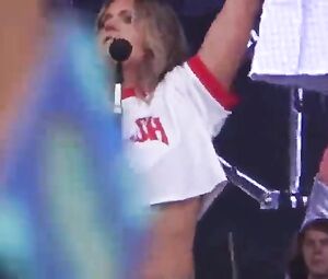 Tove Lo Nude - Talking Body – Outside Lands 2017
