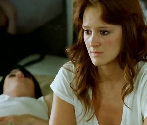 Duna Jove Nude - Mentiras y gordas (2009)