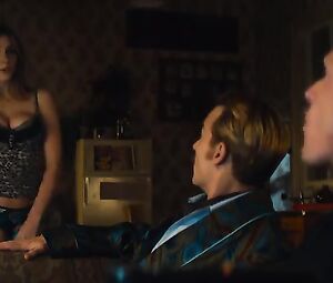 Gwyneth Paltrow, Olivia Munn, Emily Lawrence Sexy - Mortdecai (2015)