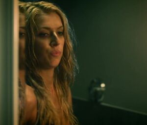Laura Jacobs Nude - Muck (2015)
