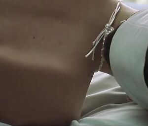 Leonor Watling Nude - Habla Con Ella (2002)