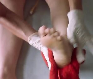 Leonor Watling Nude - Habla Con Ella (2002)