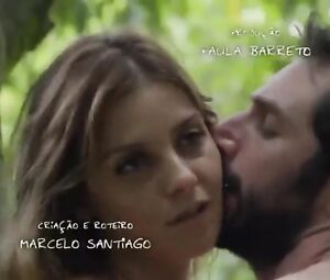 Carolina Chalita sexy - Amor De 4-s01e05 (2017)