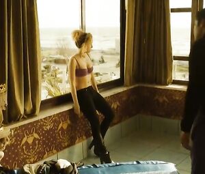 Elena Starace Nude - Gomorra s01e05 (2014)