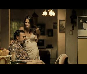 Elizabeth Cervantes Nude - El infierno (2010)