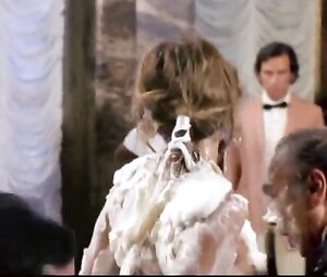 Laura Gemser Nude - Emmanuelle In America (IT 1976)