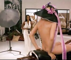 Laura Gemser Nude - Emmanuelle In America (IT 1976)