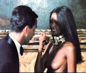Laura Gemser Nude - Emmanuelle In America (IT 1976)