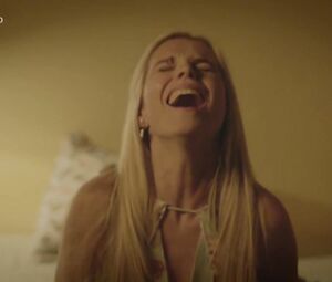 Milena Minichova Nude - Trpaslรญk s01e05 (2017)