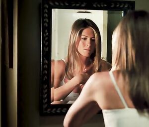 Jennifer Aniston Nude - The Break Up (2006)