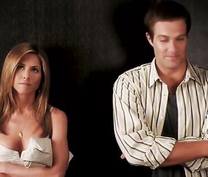 Jennifer Aniston Nude - The Break Up (2006)