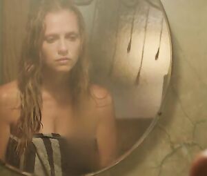 Teresa Palmer Sexy - Lights Out (2016)