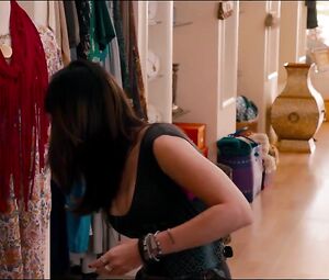 Leslie Mann Nude, Megan Fox Sexy - This Is 40 (2012)