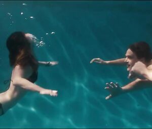 Leslie Mann Nude, Megan Fox Sexy - This Is 40 (2012)