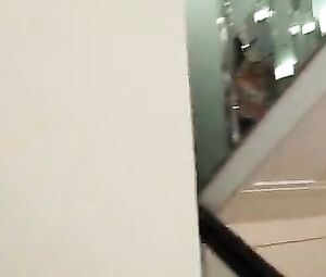 Emma Roberts sexy โ Nerve (2016)