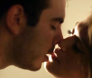 Lindsey Shaw - Temps (2016)