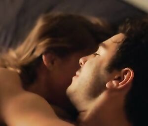 Lindsey Shaw - Temps (2016)