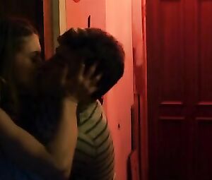 Lindsey Shaw - Temps (2016)