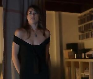 Lindsey Shaw - Temps (2016)