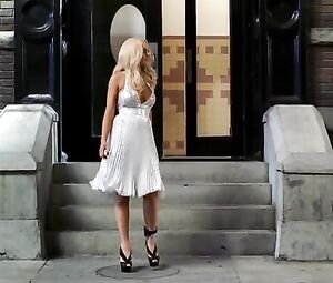 Lindsay Lohan sexy – InAPPropriate Comedy (2013)