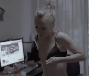 Maude Benjamin Nude - Cassandre (2015)
