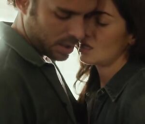 Michelle Monaghan nude – Fort Bliss (2014)