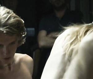 Mille Lehfeldt Nude - Smukke mennesker (2010)