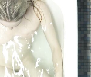 Mille Lehfeldt Nude - Smukke mennesker (2010)