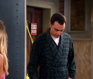 Kaley Cuoco sexy – The Big Bang Theory s07e01 (2013)