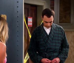Kaley Cuoco sexy – The Big Bang Theory s07e01 (2013)