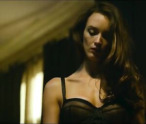 Nackt charlotte le bon Kali Rose