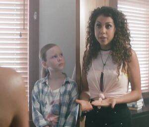 Dani Kind Nude - Workin' Moms s01e05 (2017)