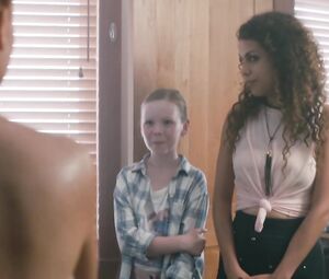 Dani Kind Nude - Workin' Moms s01e05 (2017)