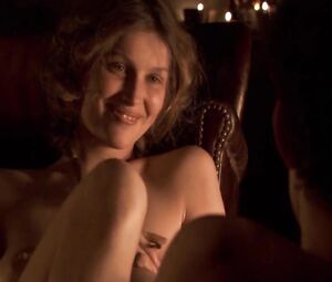 Laetitia Casta, Kate Moran, Olivia Cote Nude - Nes en 68 (2008)