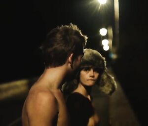 Stefanie van Leersum Nude - Sevilla (2012)