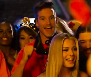 Nicky Whelan sexy - The Wedding Ringer (2015)