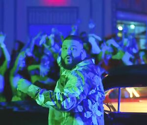 Rihanna Sexy & DJ Khaled - Wild Thoughts ft. Bryson Tiller (2017)